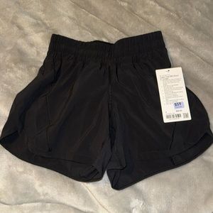 Brand New Lululemon Track That MR Short 5” Lined
